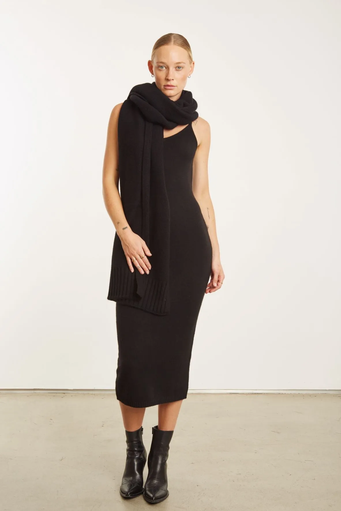 Black Cashmere Wrap Scarf sold by SPRWMN product image thumbnail 3