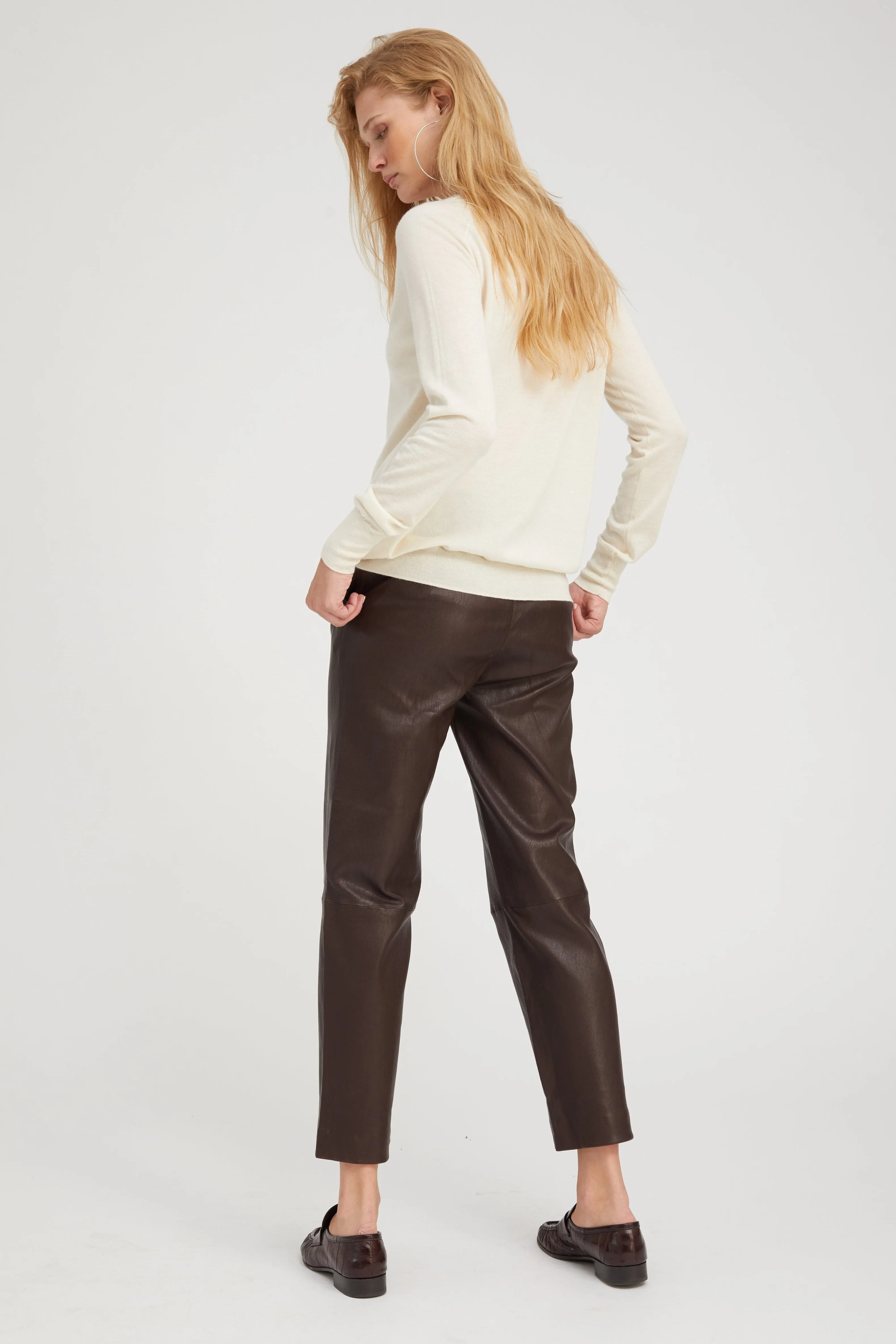 Chalk Cashmere V-Neck Sweater sold by SPRWMN product image thumbnail 5