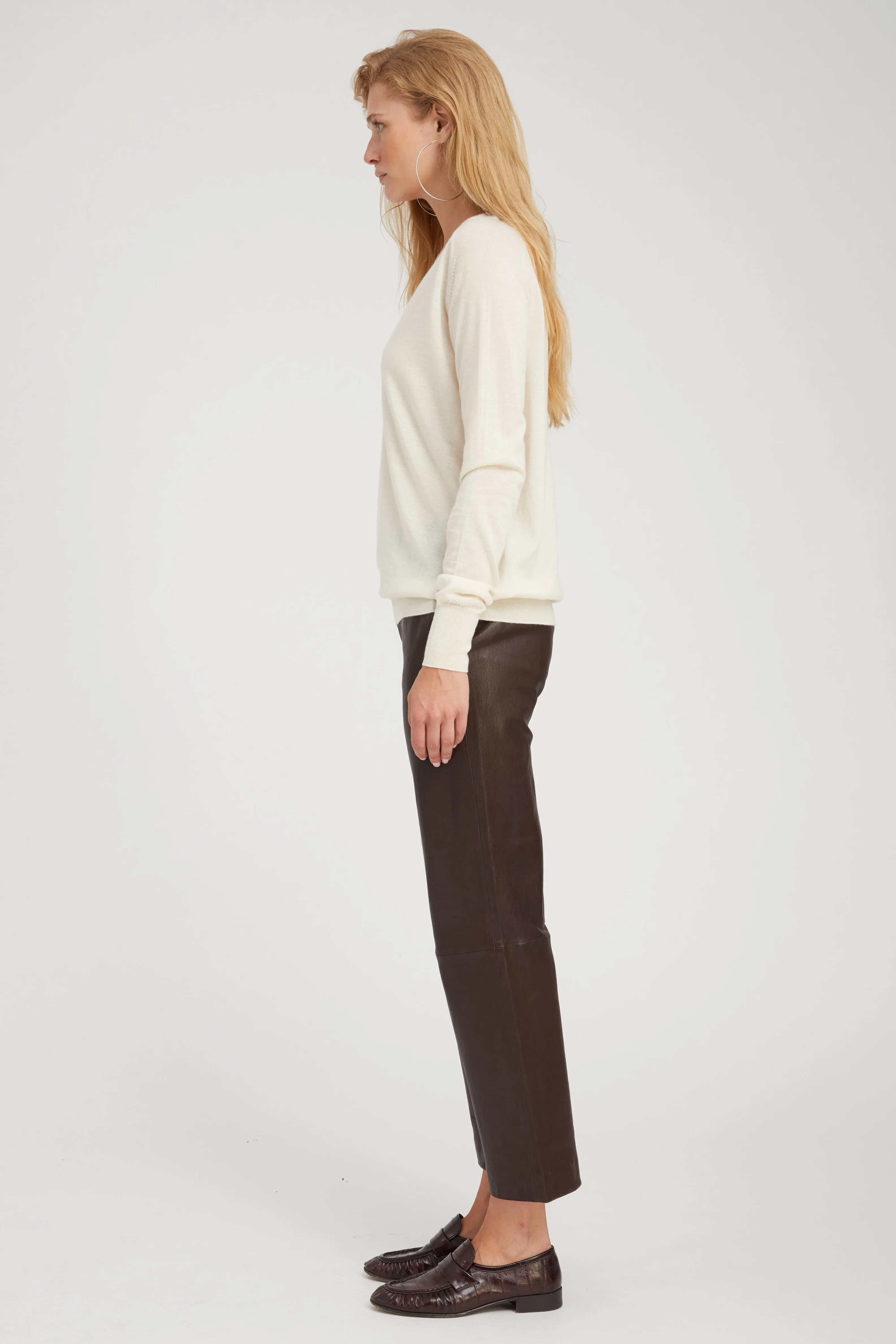 Chalk Cashmere V-Neck Sweater sold by SPRWMN product image thumbnail 4