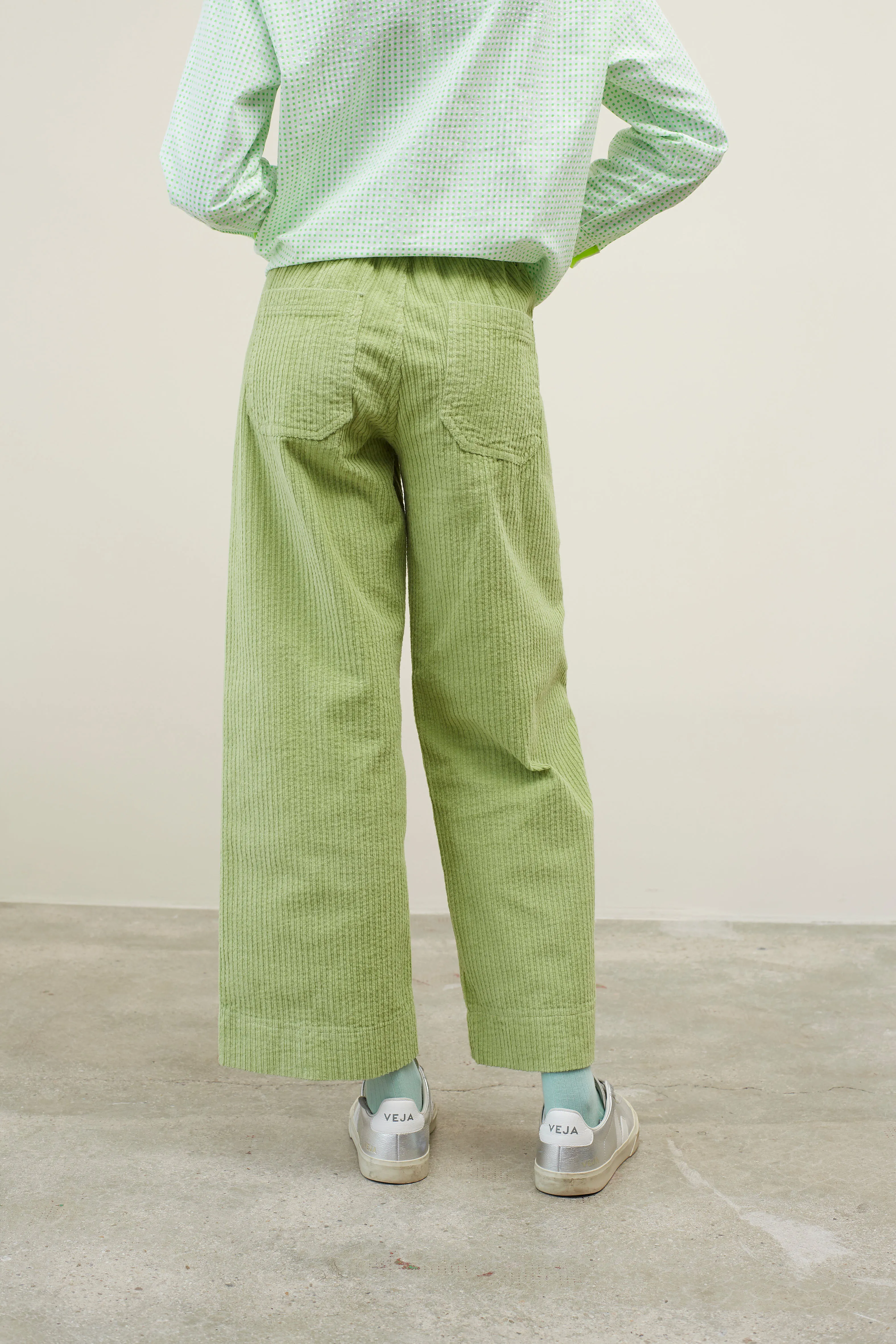 Pantalón Rose Pana Verde sold by Dr. Bloom product image thumbnail 4