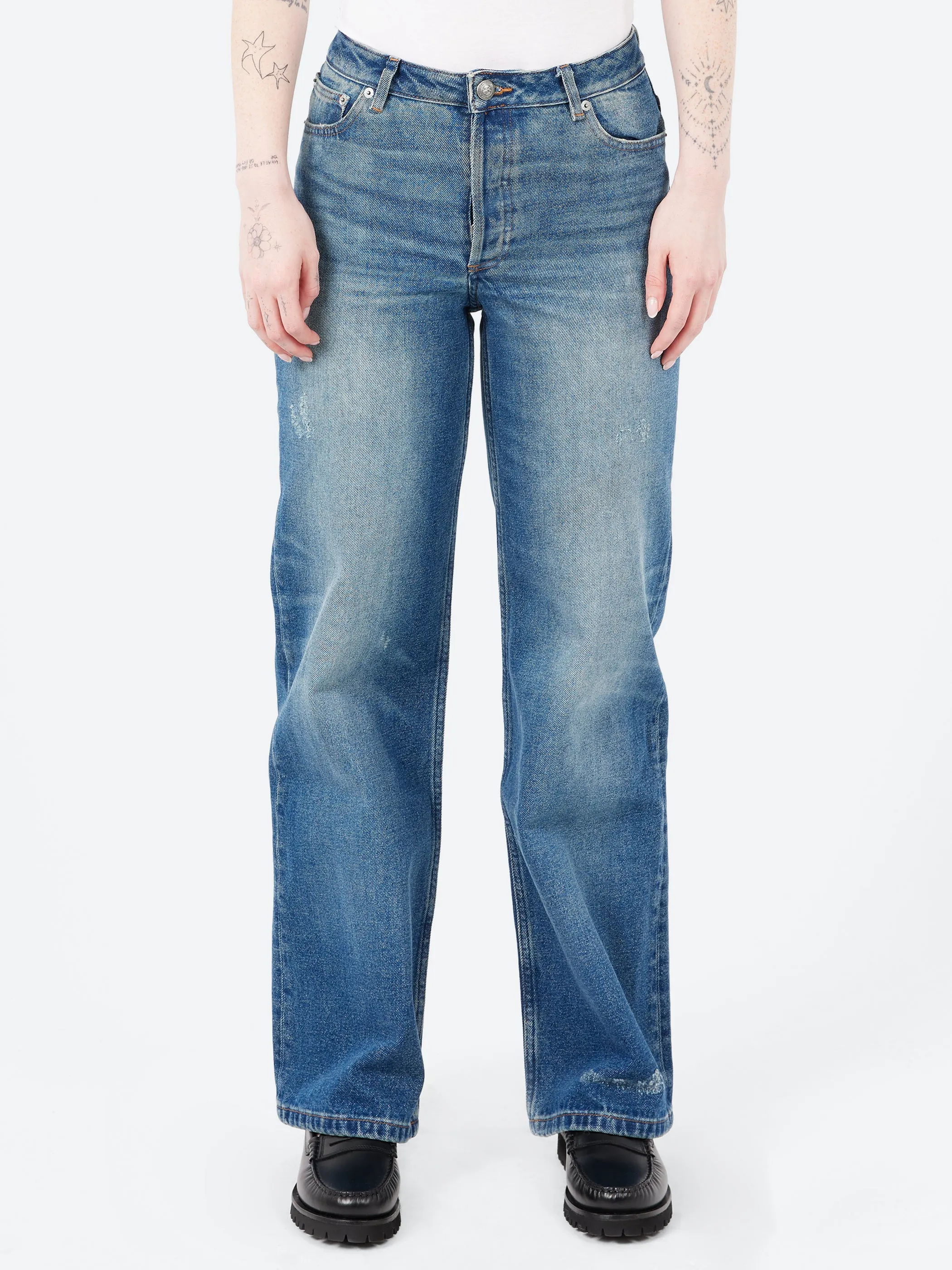 Elisabeth Jean sold by gravitypope