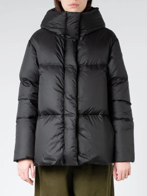 Lis Jacket sold by gravitypope