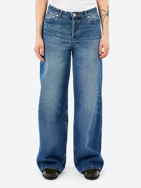 Elisabeth Jean sold by gravitypope