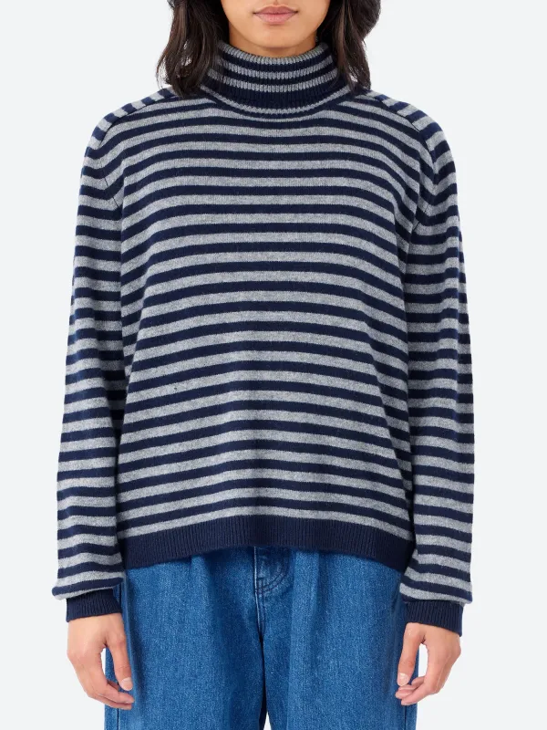 Narrow Stripe Roll Collar sold by gravitypope