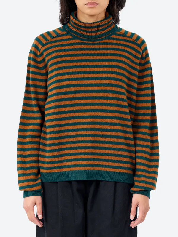 Narrow Stripe Roll Collar sold by gravitypope