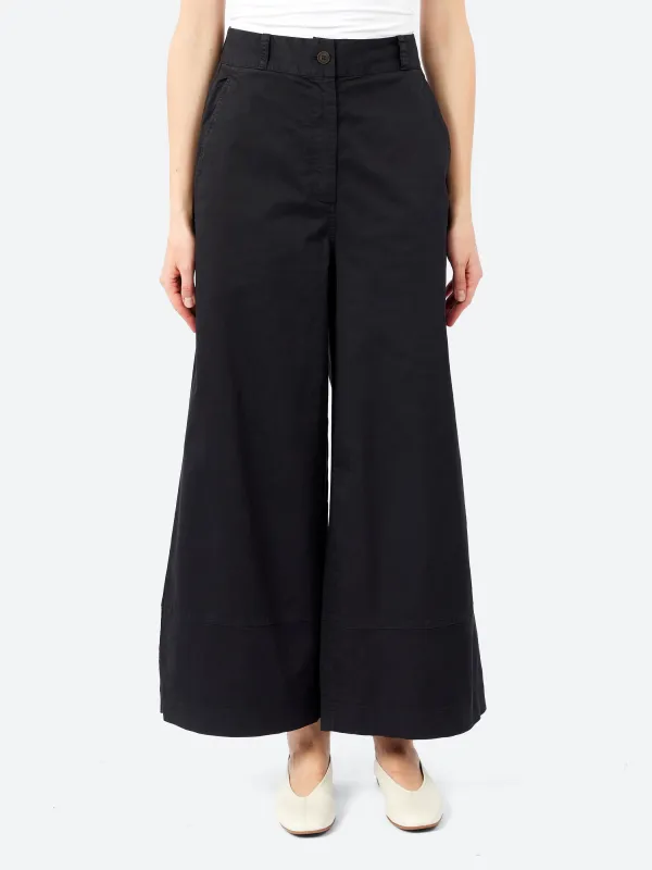 26141 Pants made by Aequamente