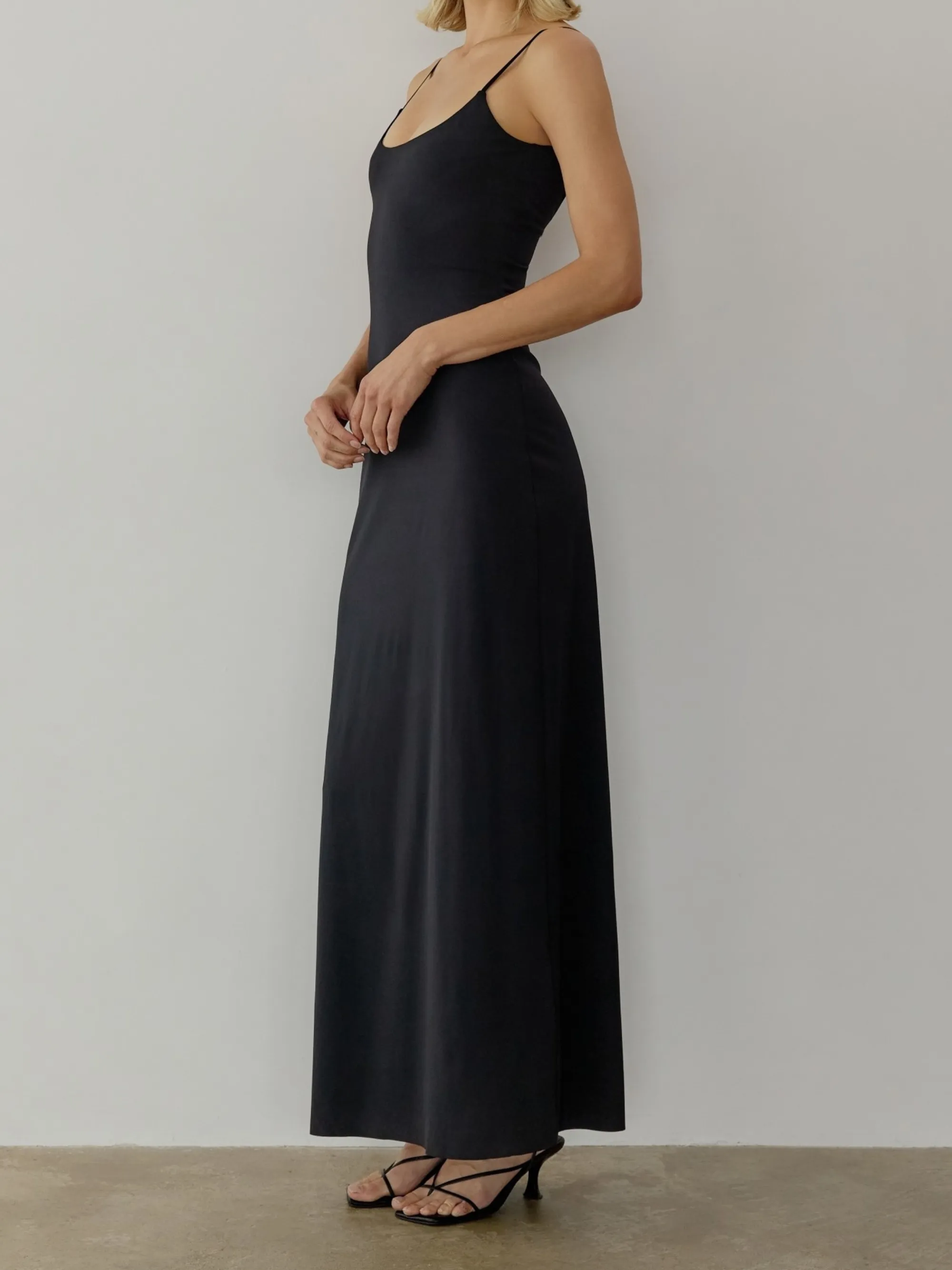 Tris Dress | Black sold by CoutuKitsch product image thumbnail 2