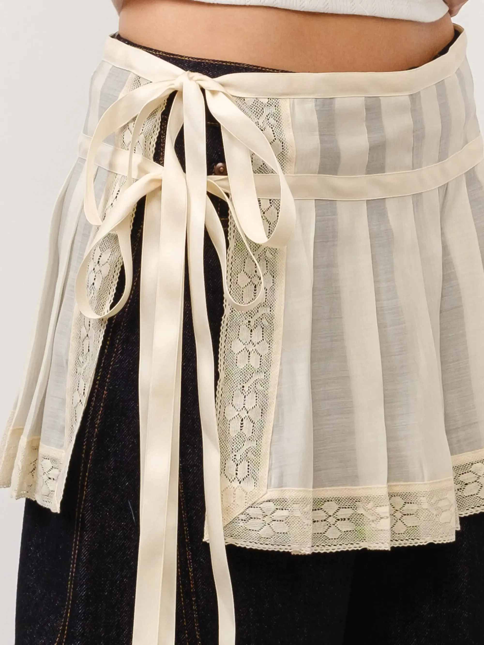 Celestine Pleated Skirt Belt sold by CoutuKitsch product image thumbnail 2