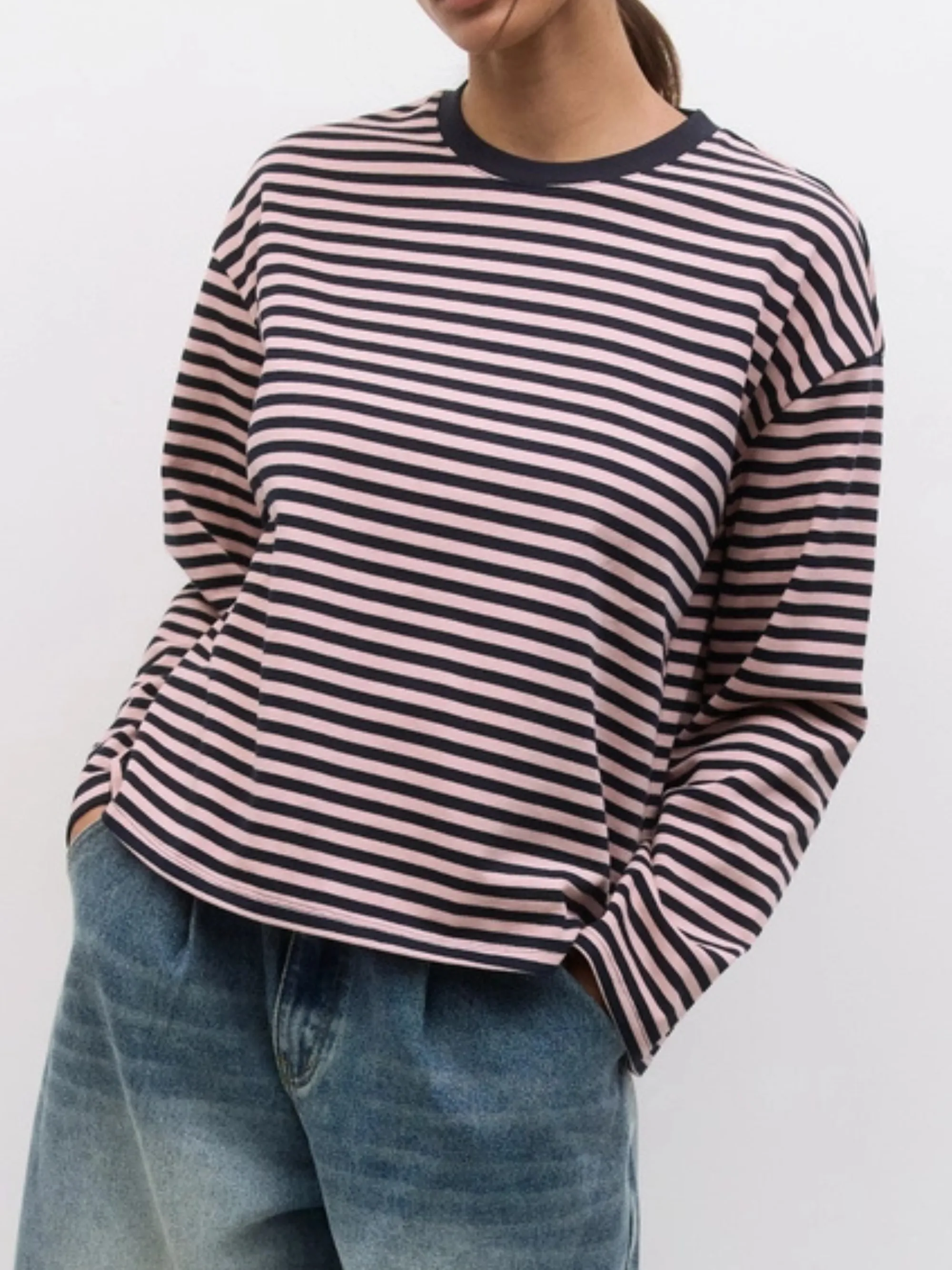 Callahan Top | Navy Pink sold by CoutuKitsch product image thumbnail 2