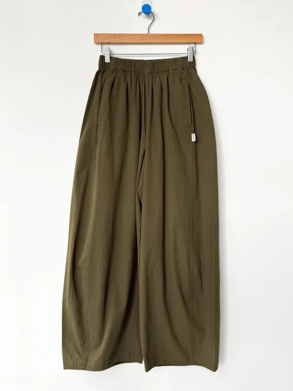 Parachute Pants Olive made by Le Bon Shoppe