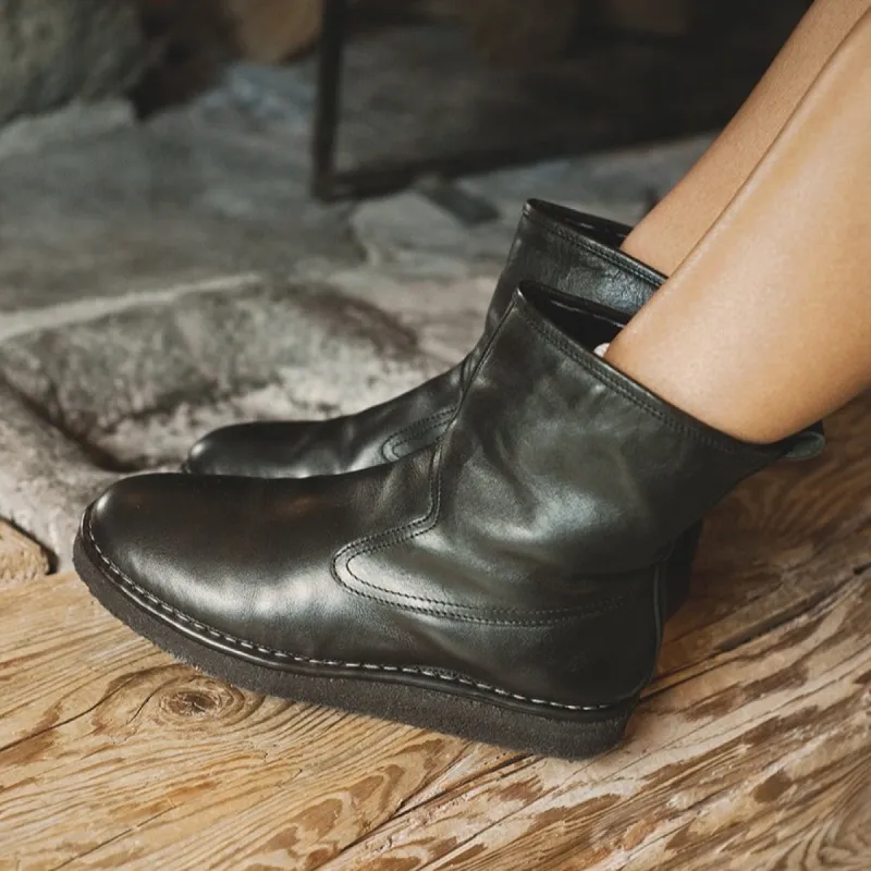 AGIO 18 – Black sold by Punto Pigro