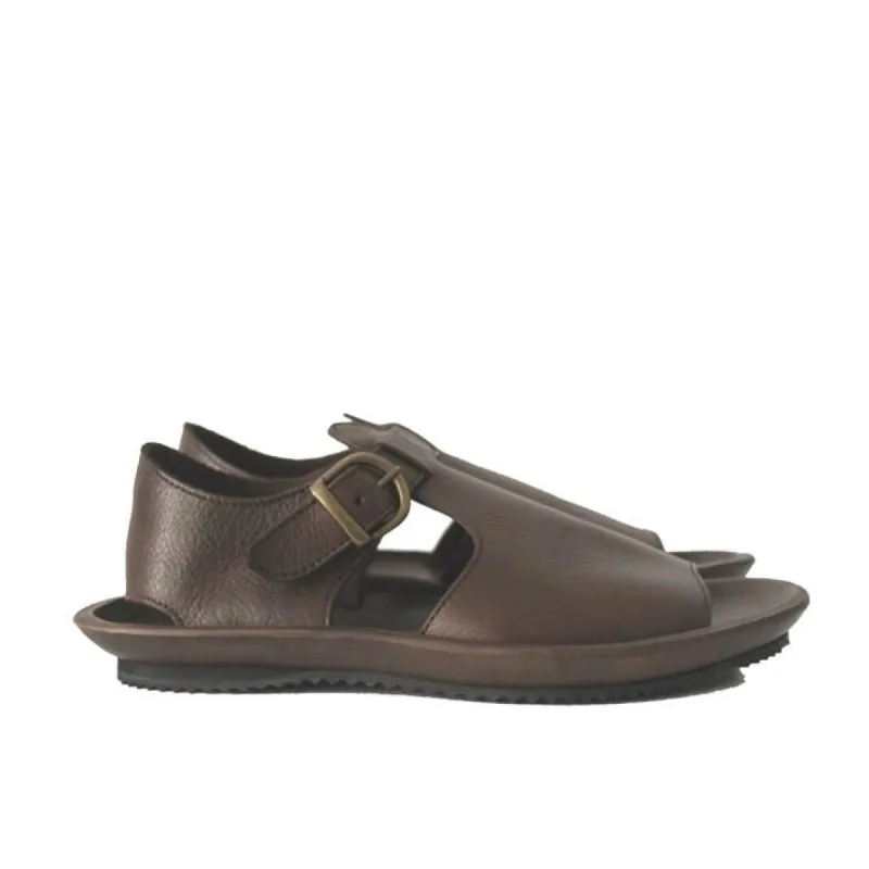 NPP 2021 – Leather sandals sold by Punto Pigro
