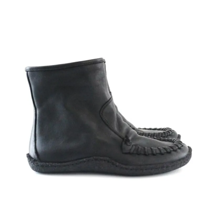 Stiv N Black – Opanka ankle boots sold by Punto Pigro