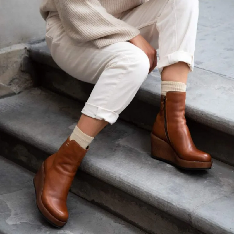 Z14 BOOTS – Tan sold by Punto Pigro