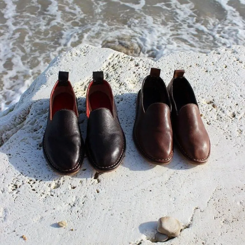 HAND 06 – Leather slippers sold by Punto Pigro