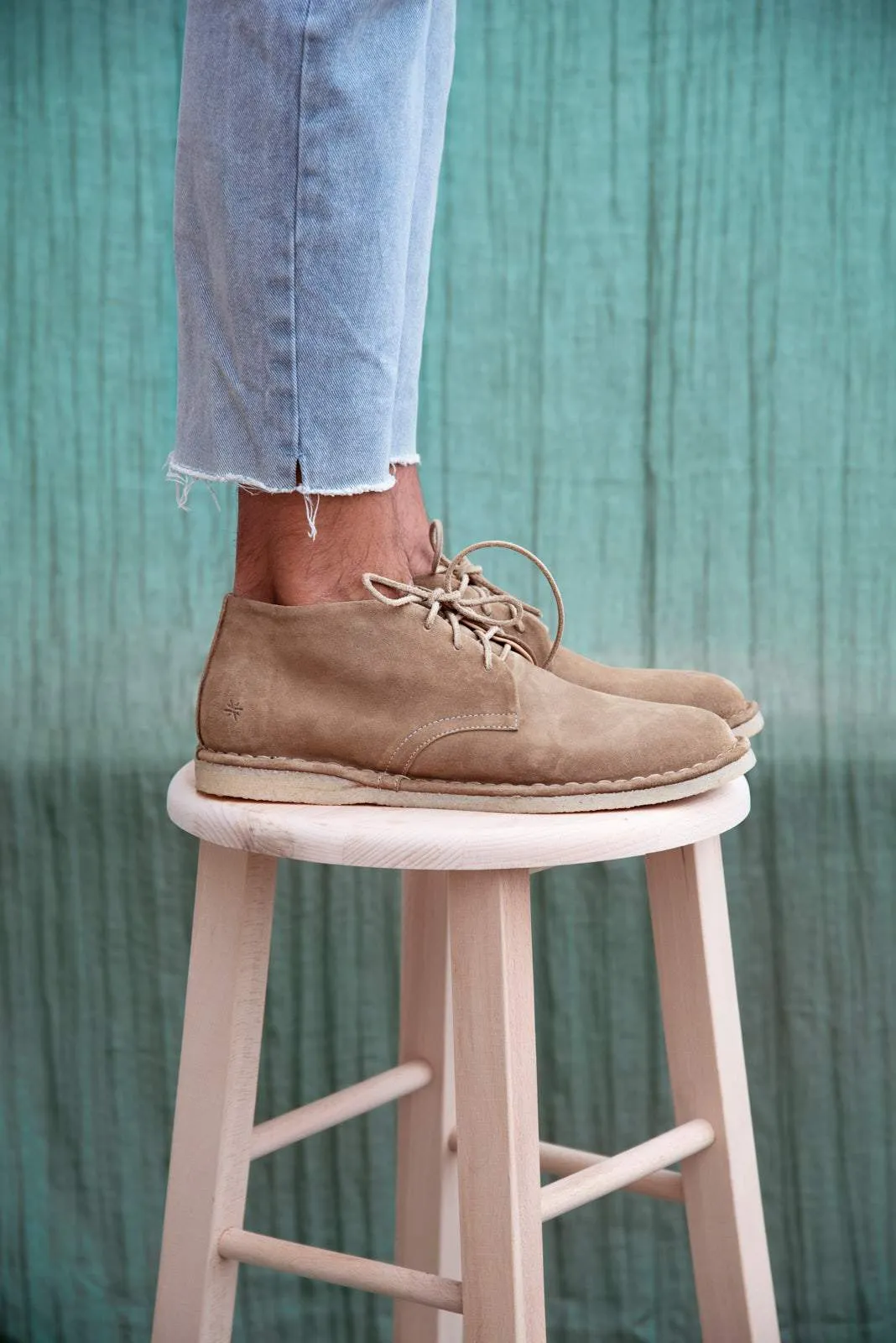 HAND 05 – Natural suede sold by Punto Pigro product image thumbnail 2