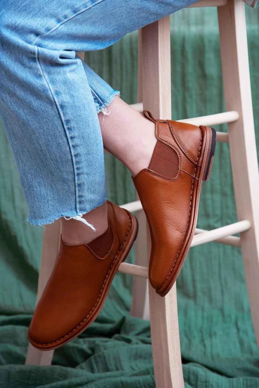 HAND 10 – Tan ankle boots sold by Punto Pigro product image thumbnail 4