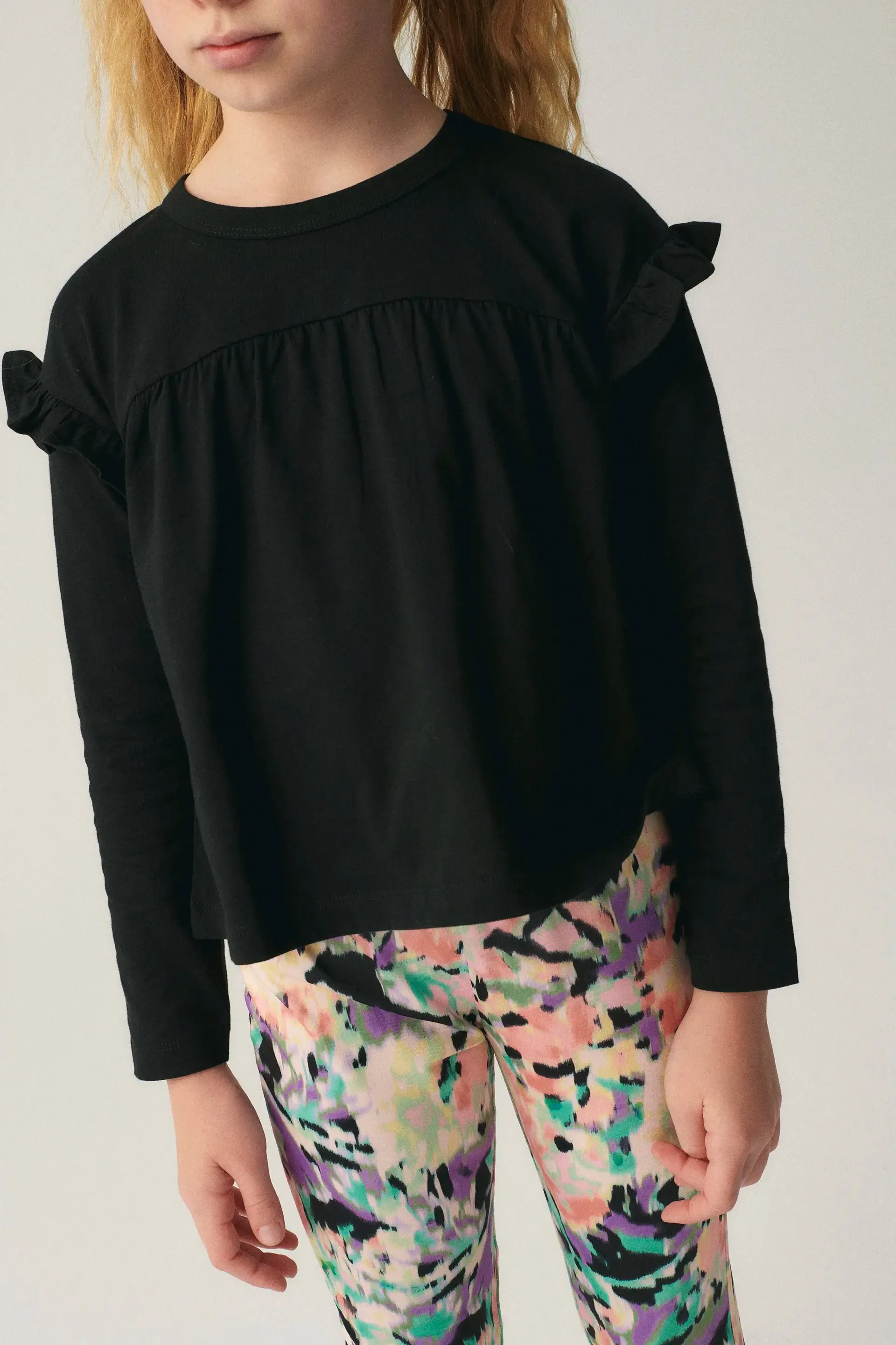 Top de niña con volantes negro sold by Compania Fantasica product image thumbnail 3