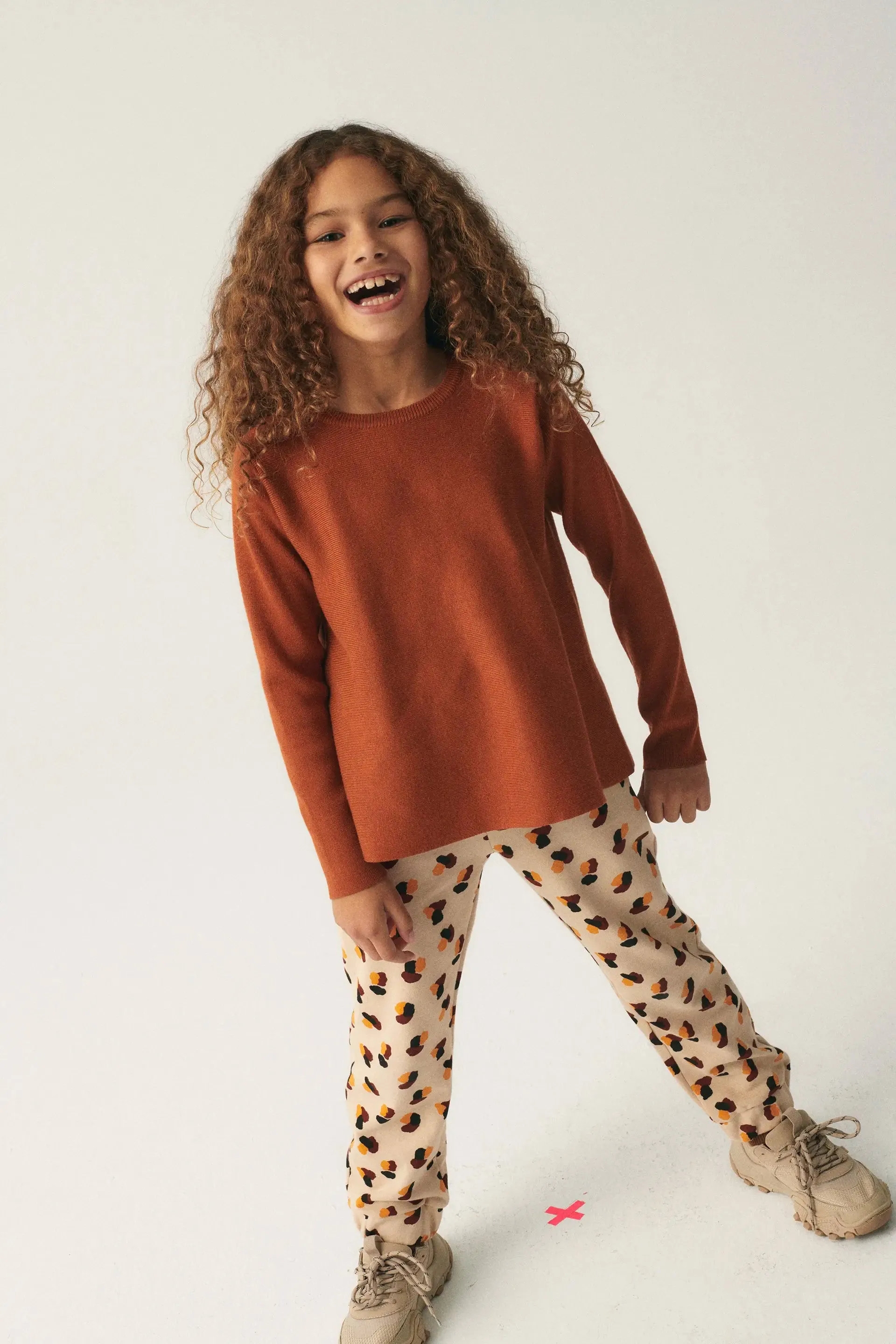 Jersey de niña de punto evasé marrón sold by Compania Fantasica product image thumbnail 4