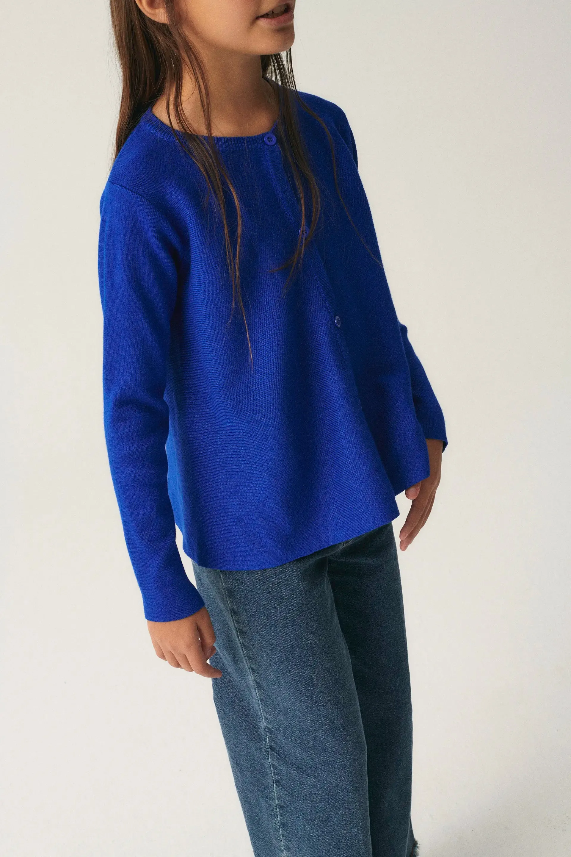 Cárdigan de niña de punto evasé azul sold by Compania Fantasica product image thumbnail 3