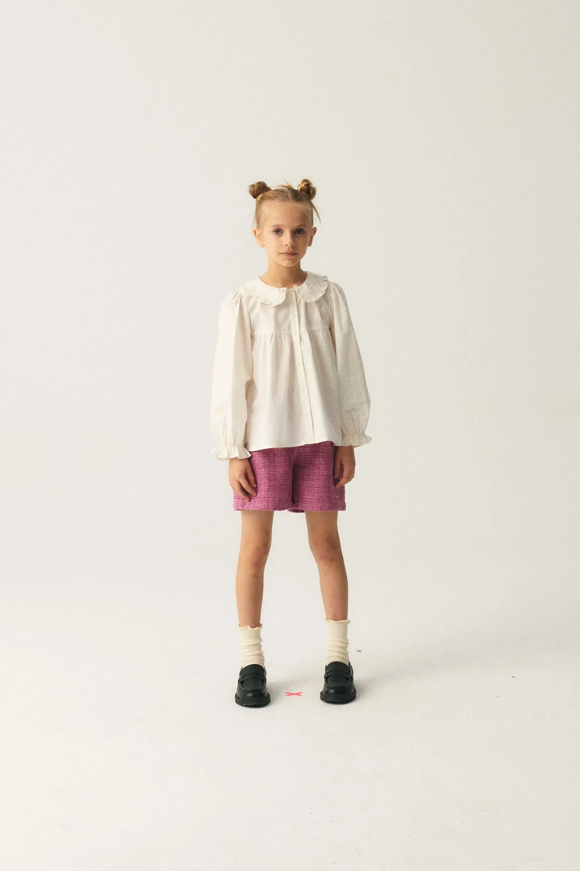 Camisa de niña con cuello bobo blanca sold by Compania Fantasica product image thumbnail 4