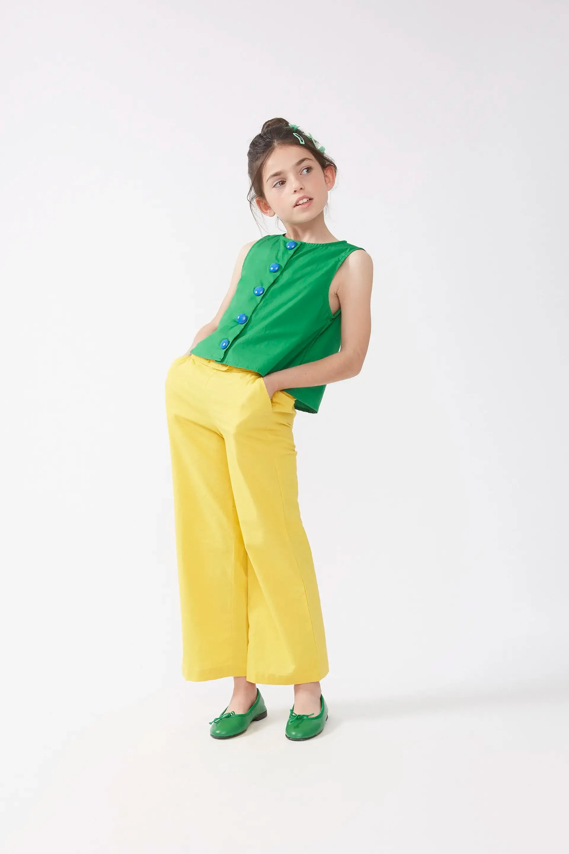 Top de niña botones verde sold by Compania Fantasica