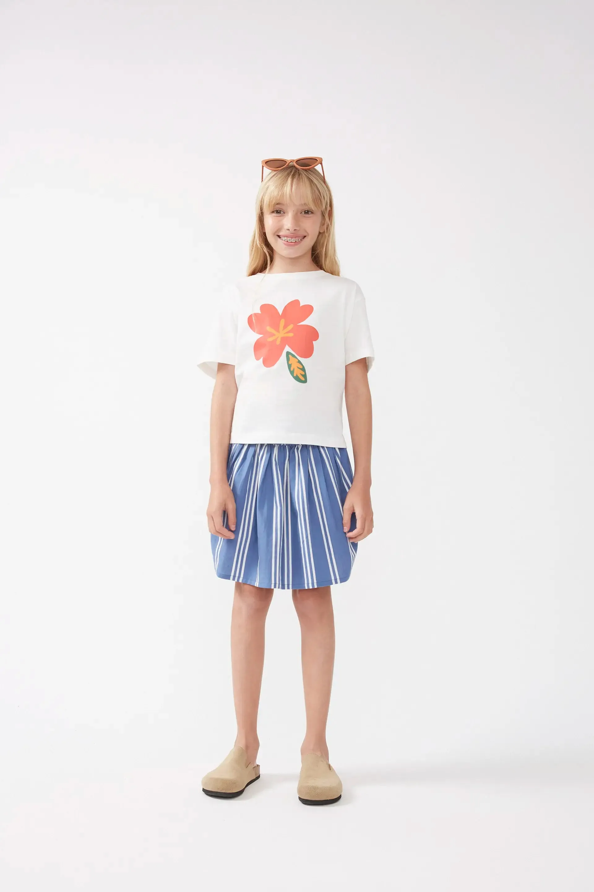 Camiseta unisex print de flor sold by Compania Fantasica