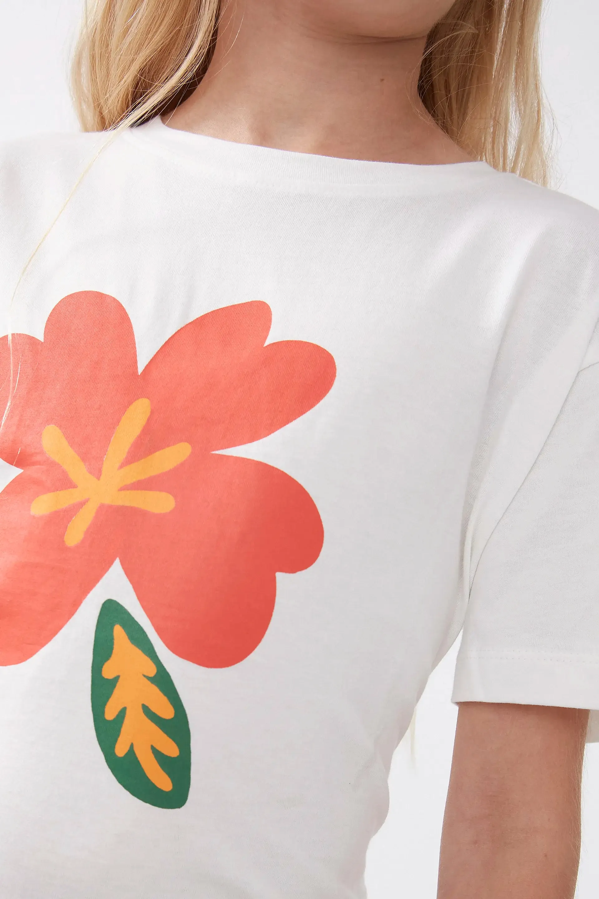 Camiseta unisex print de flor sold by Compania Fantasica product image thumbnail 3