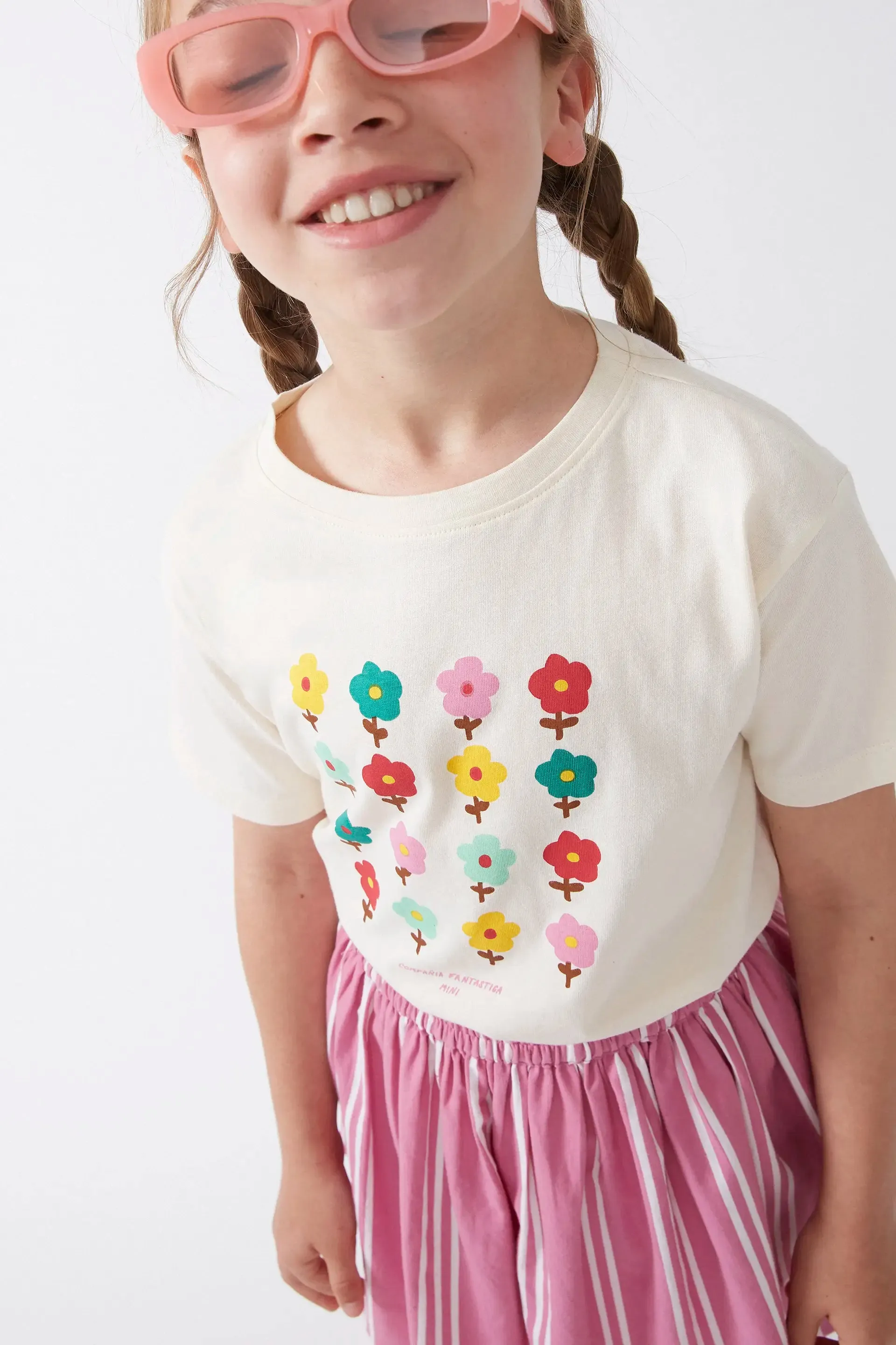 Camiseta unisex print floral sold by Compania Fantasica product image thumbnail 4