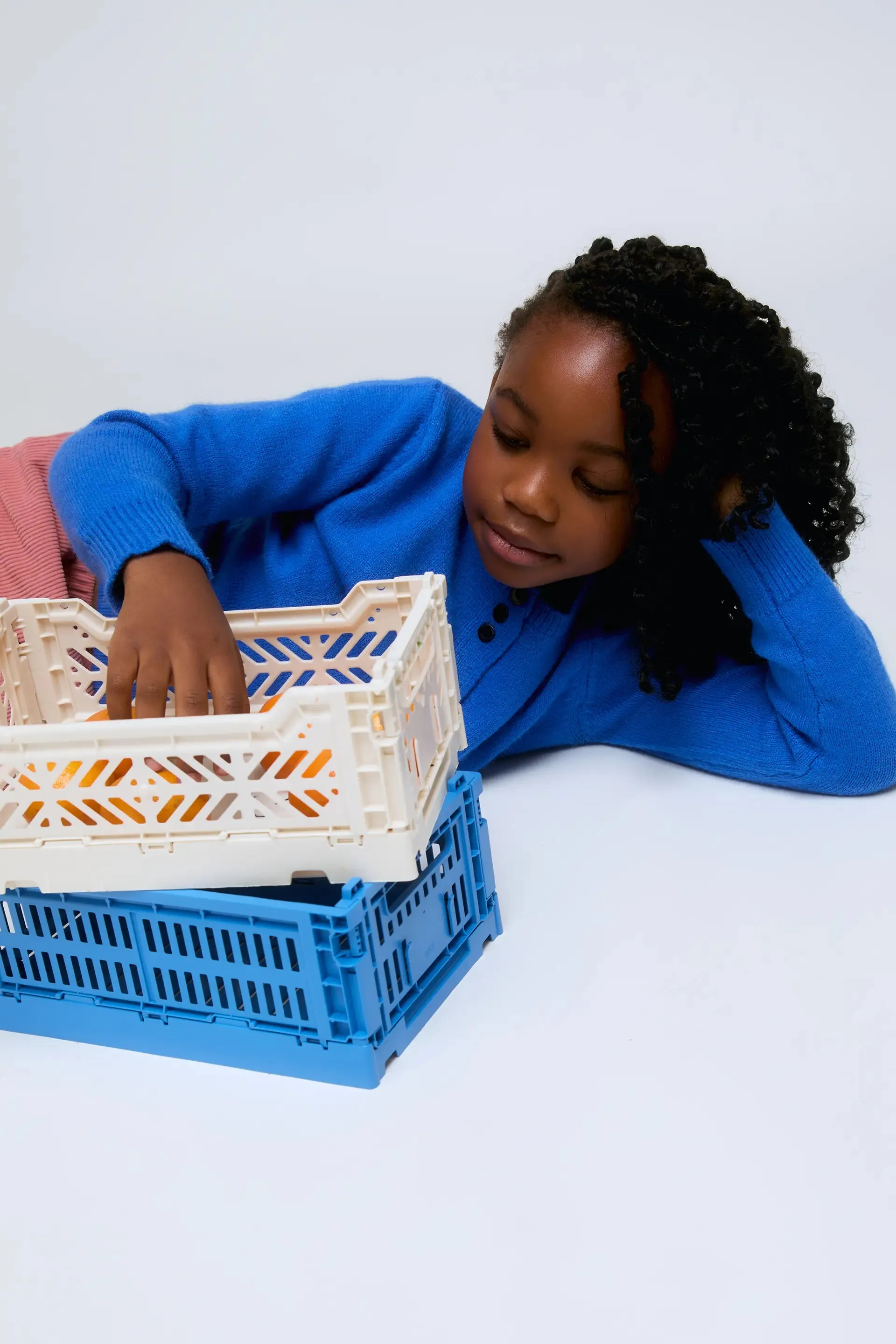 Cárdigan de niña punto azul con triple botonadura sold by Compania Fantasica product image thumbnail 4