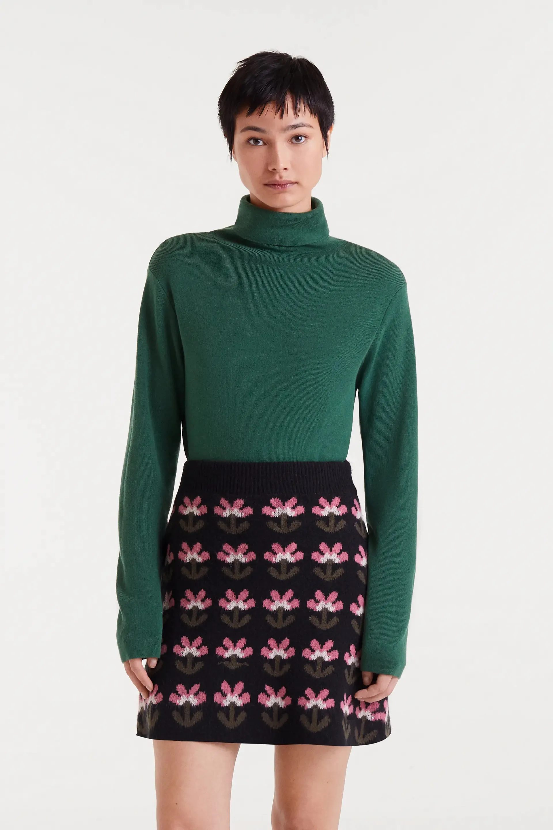 Top de punto fino verde sold by Compania Fantasica