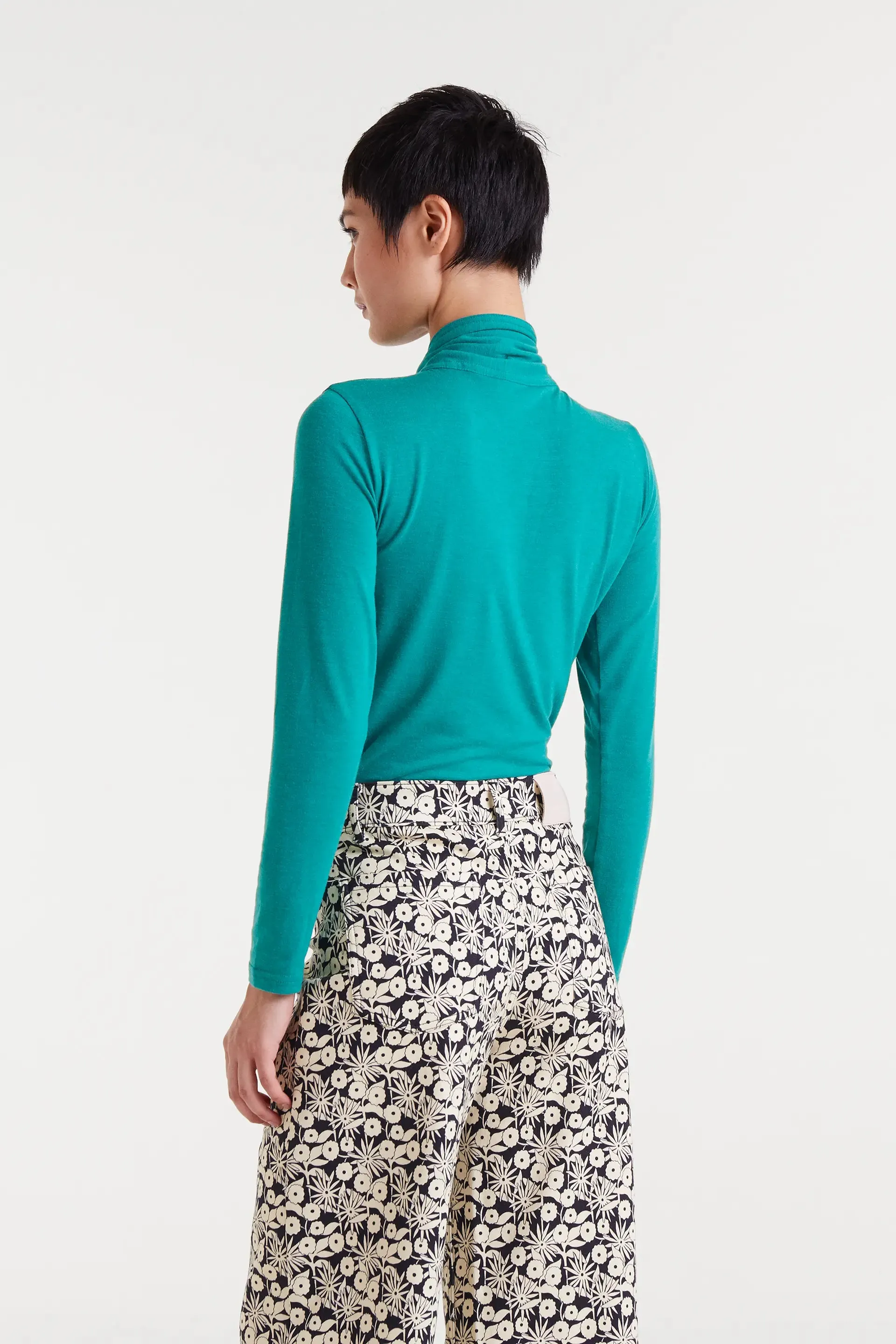 Camiseta lazada manga larga verde sold by Compania Fantasica product image thumbnail 3