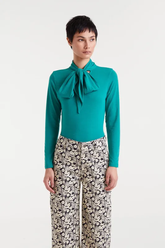 Camiseta lazada manga larga verde sold by Compania Fantasica