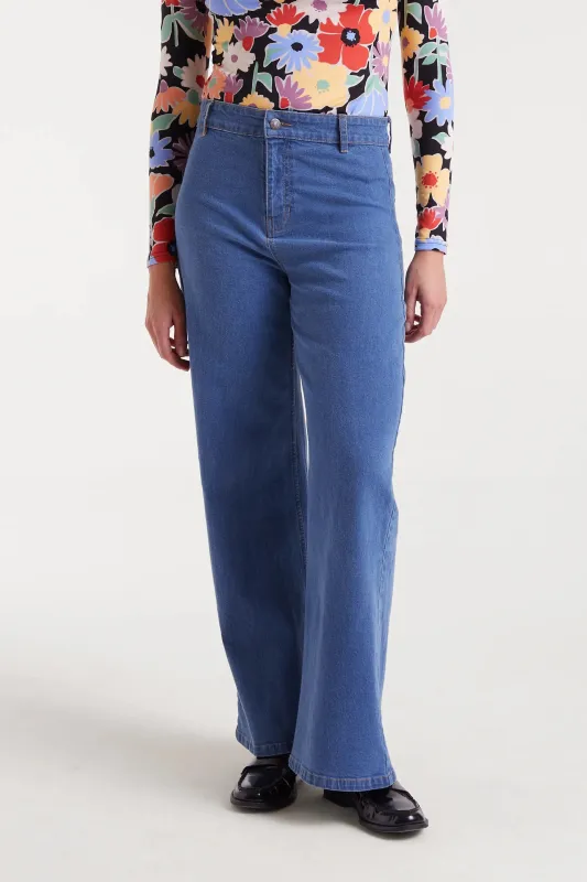 Pantalón vaquero azul sold by Compania Fantasica