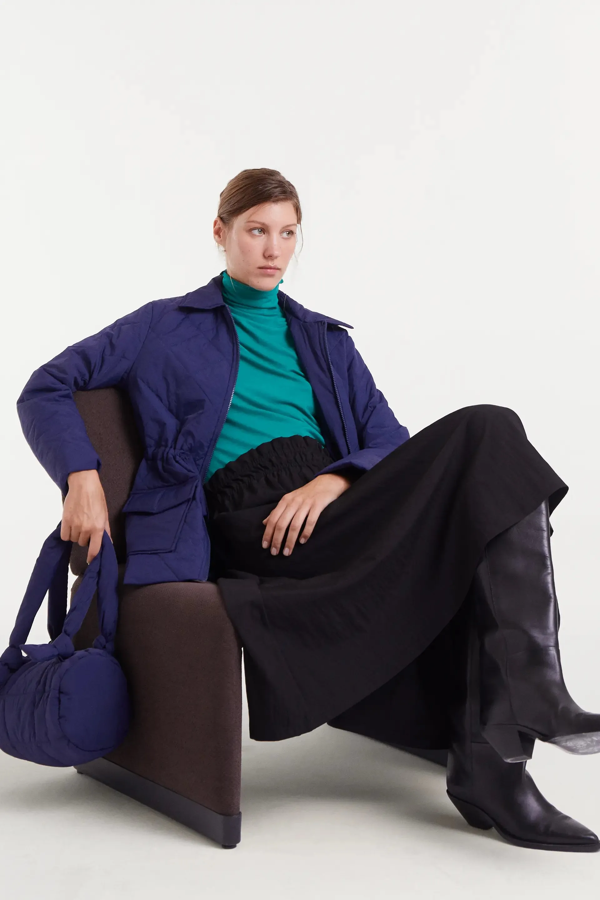 Abrigo corto azul sold by Compania Fantasica product image thumbnail 5