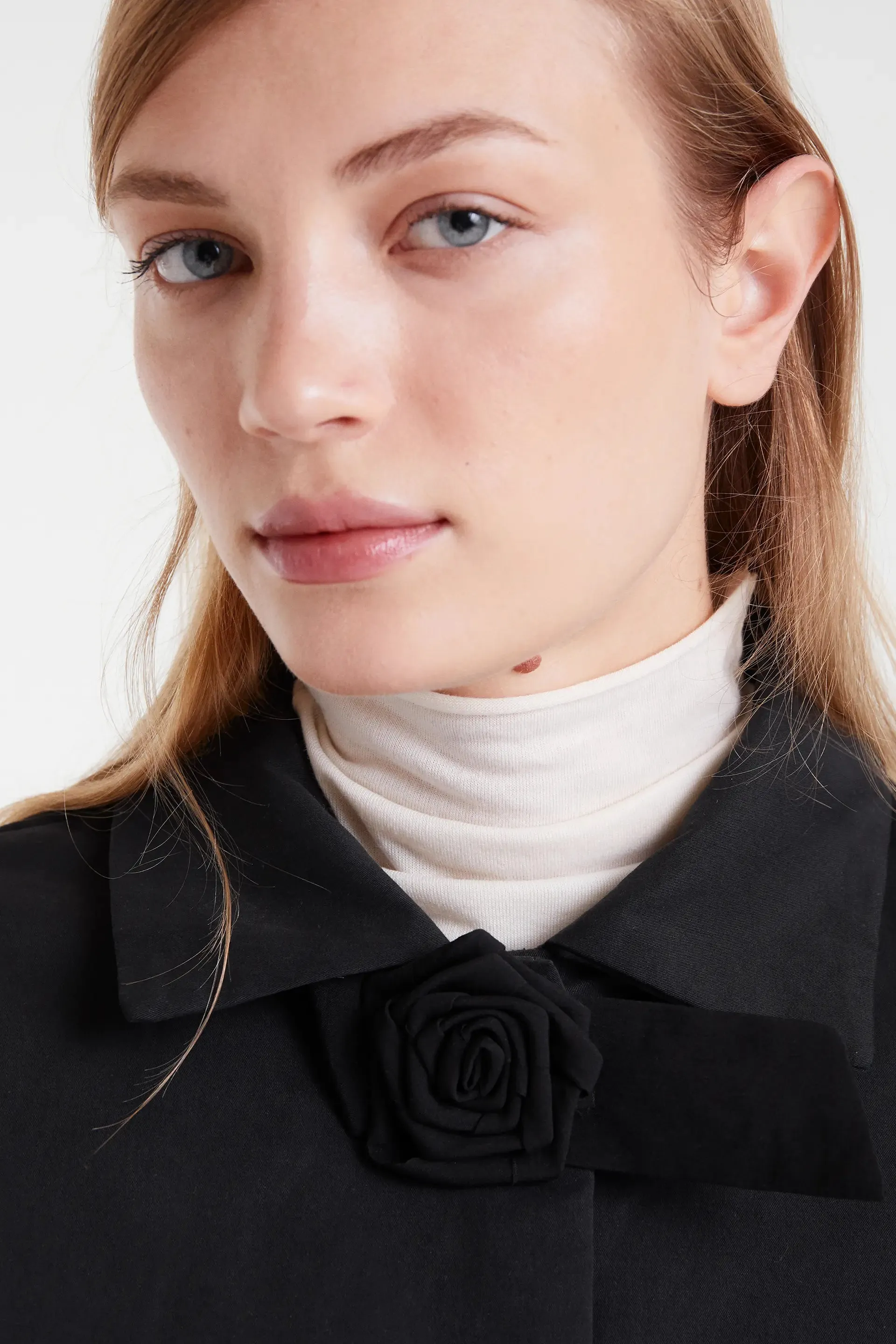 Abrigo midi negro sold by Compania Fantasica product image thumbnail 5