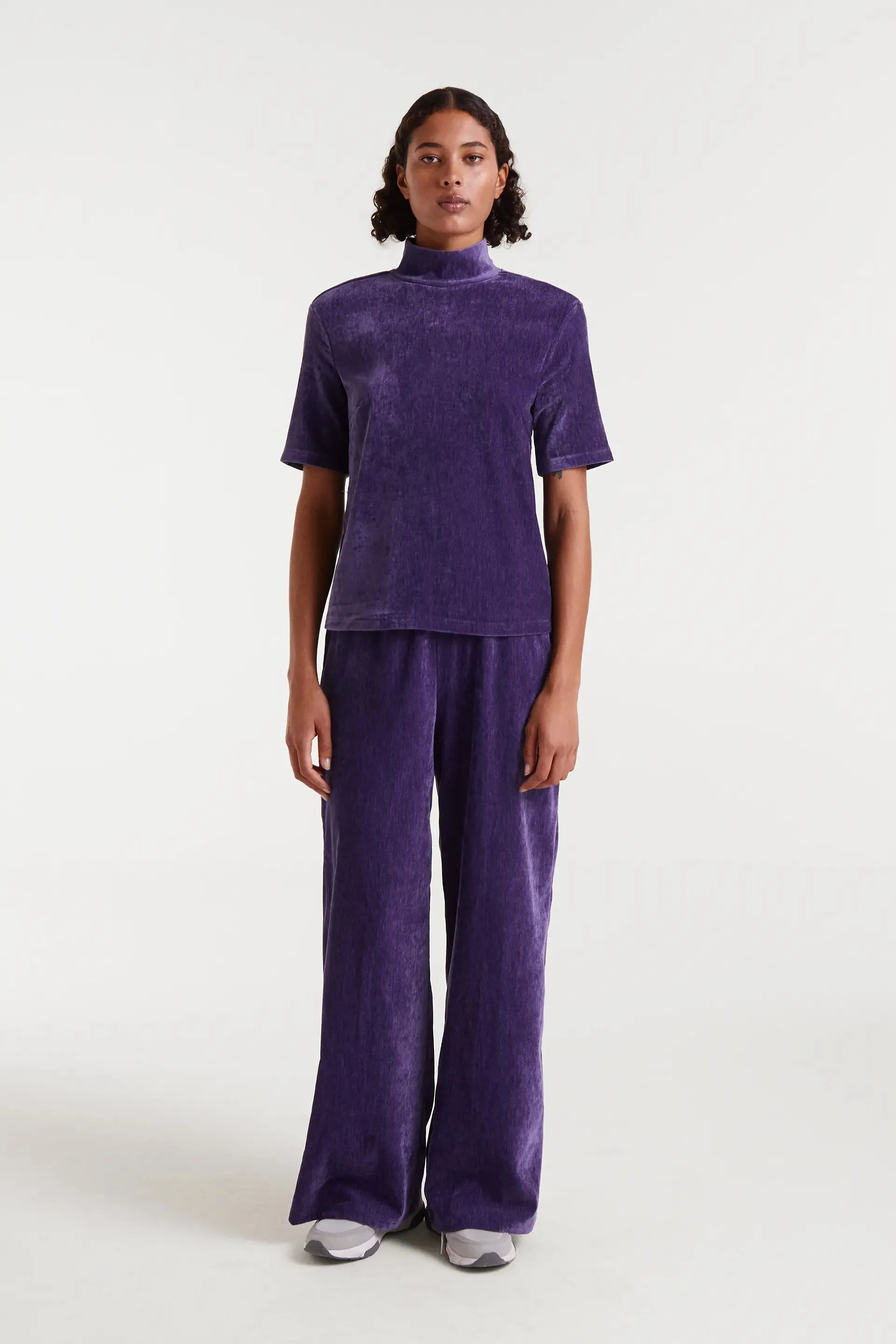 Top terciopelo morado sold by Compania Fantasica product image thumbnail 5