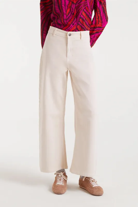 Pantalón vaquero blanco sold by Compania Fantasica