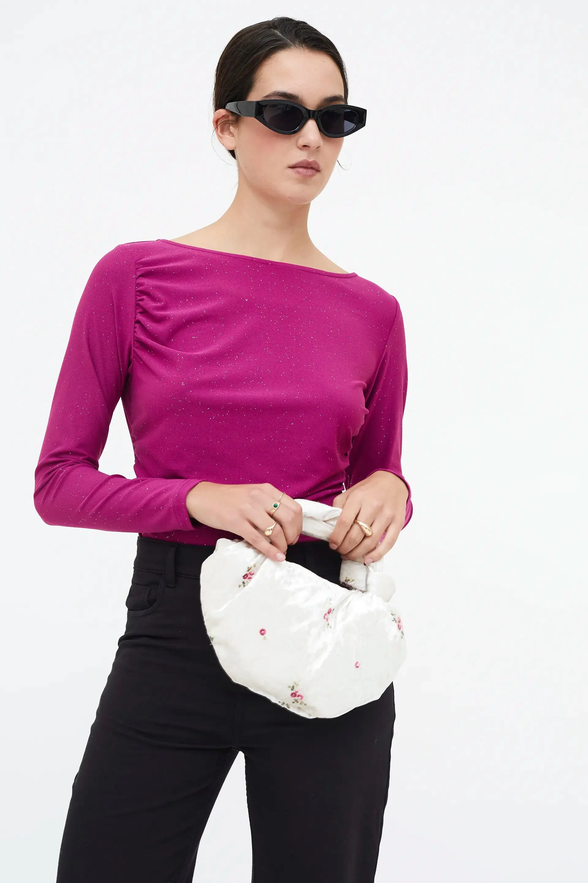 Camiseta cuello barco magenta sold by Compania Fantasica product image thumbnail 5