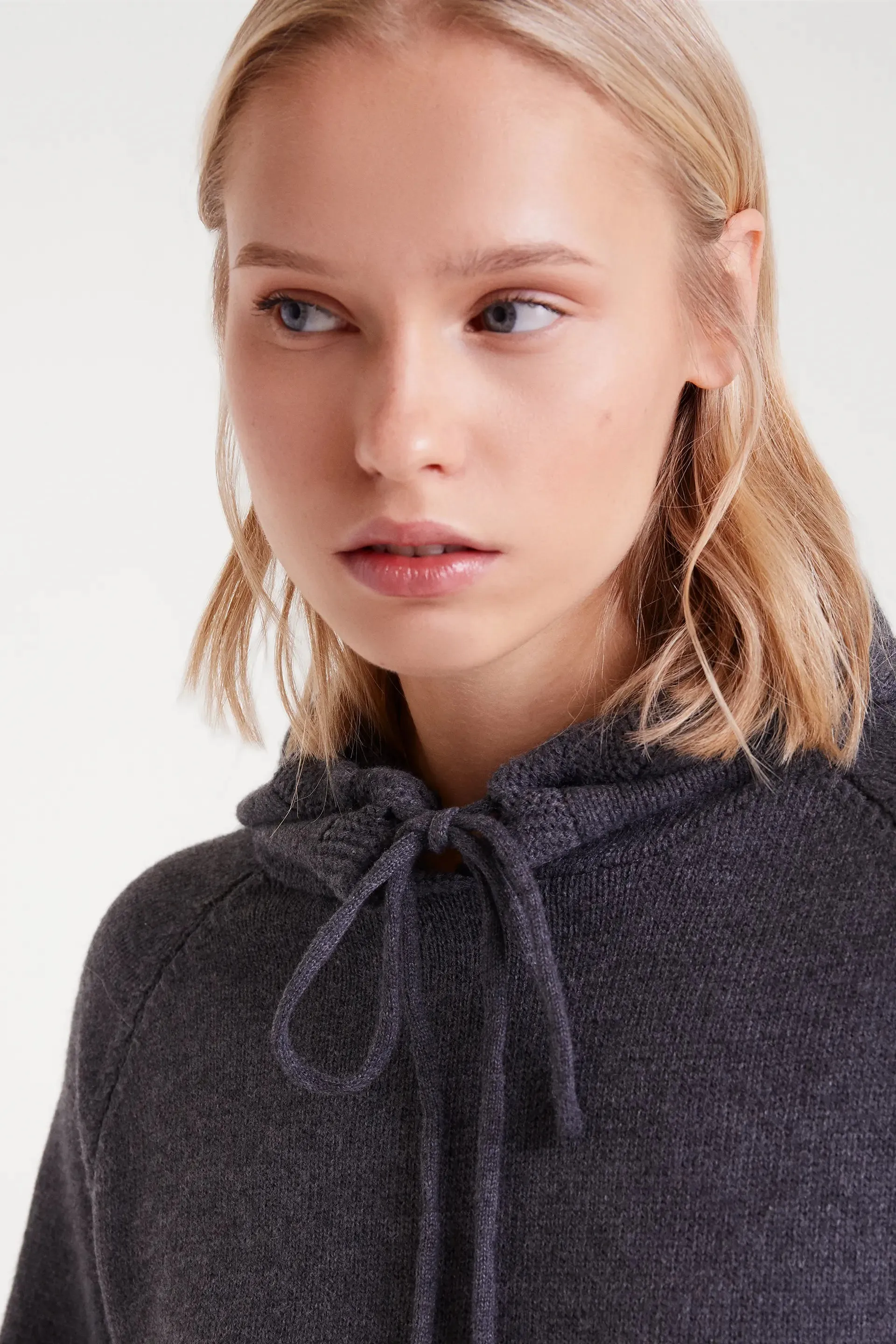 Jersey sudadera punto fino gris sold by Compania Fantasica product image thumbnail 4