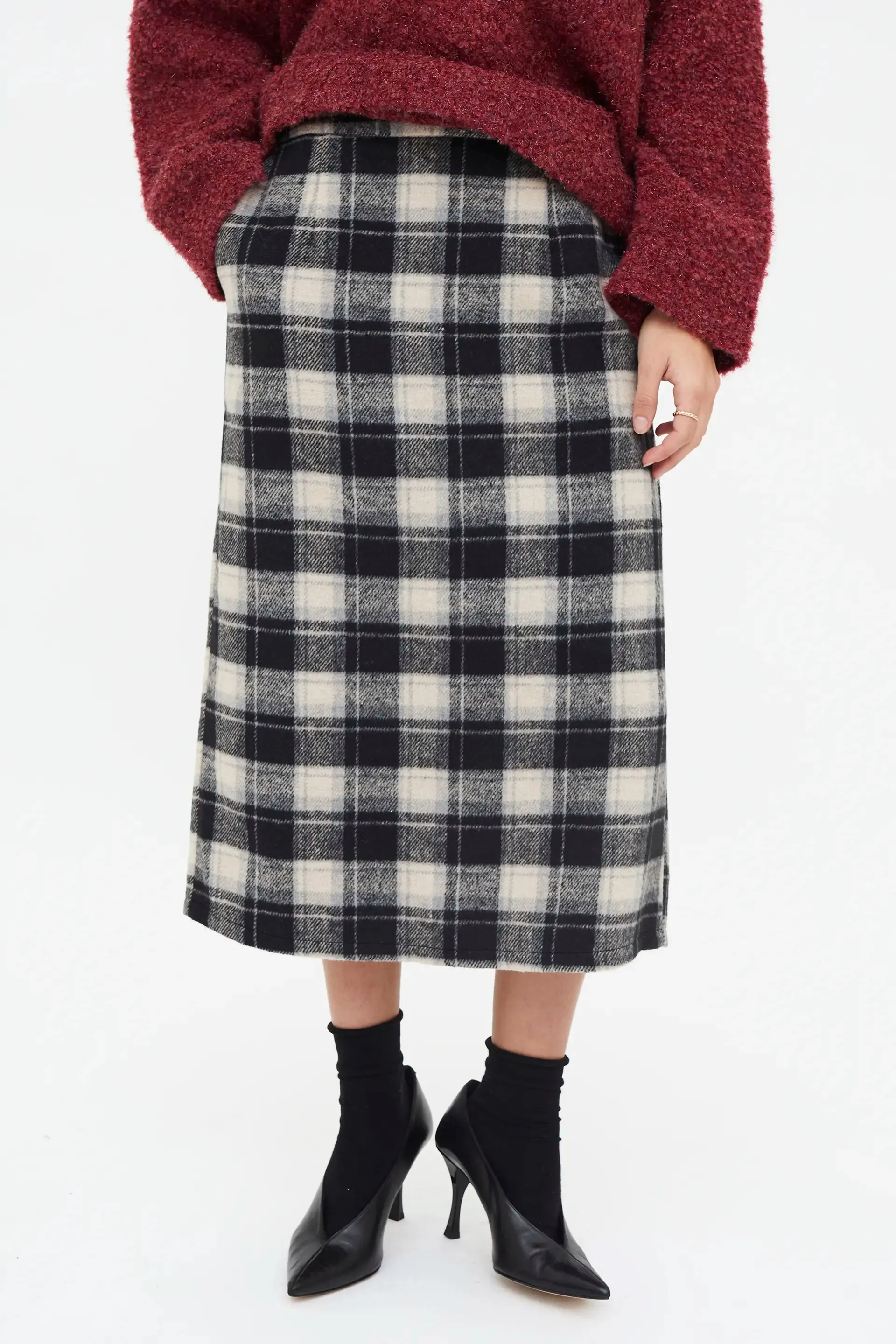 Jersey punto con textura Burgundy sold by Compania Fantasica product image thumbnail 4