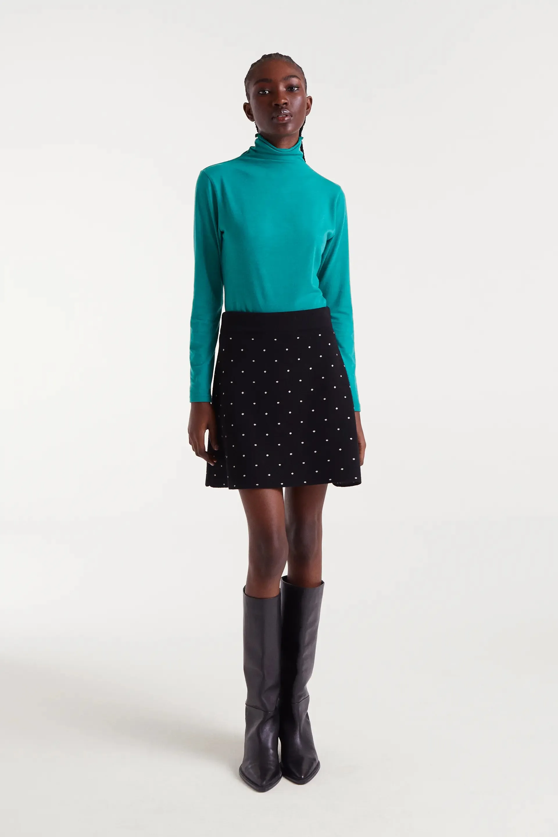 Falda corta punto jacquard con estampado mini black sold by Compania Fantasica product image thumbnail 5