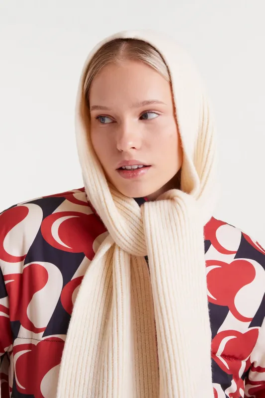 Gorro beanie punto fino blanco sold by Compania Fantasica