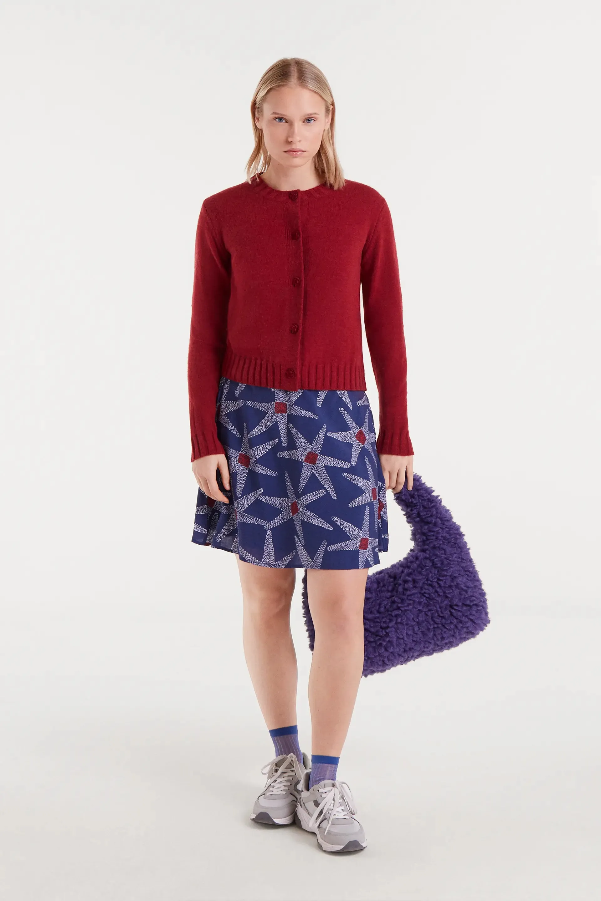 Cárdigan de punto rojo sold by Compania Fantasica product image thumbnail 5