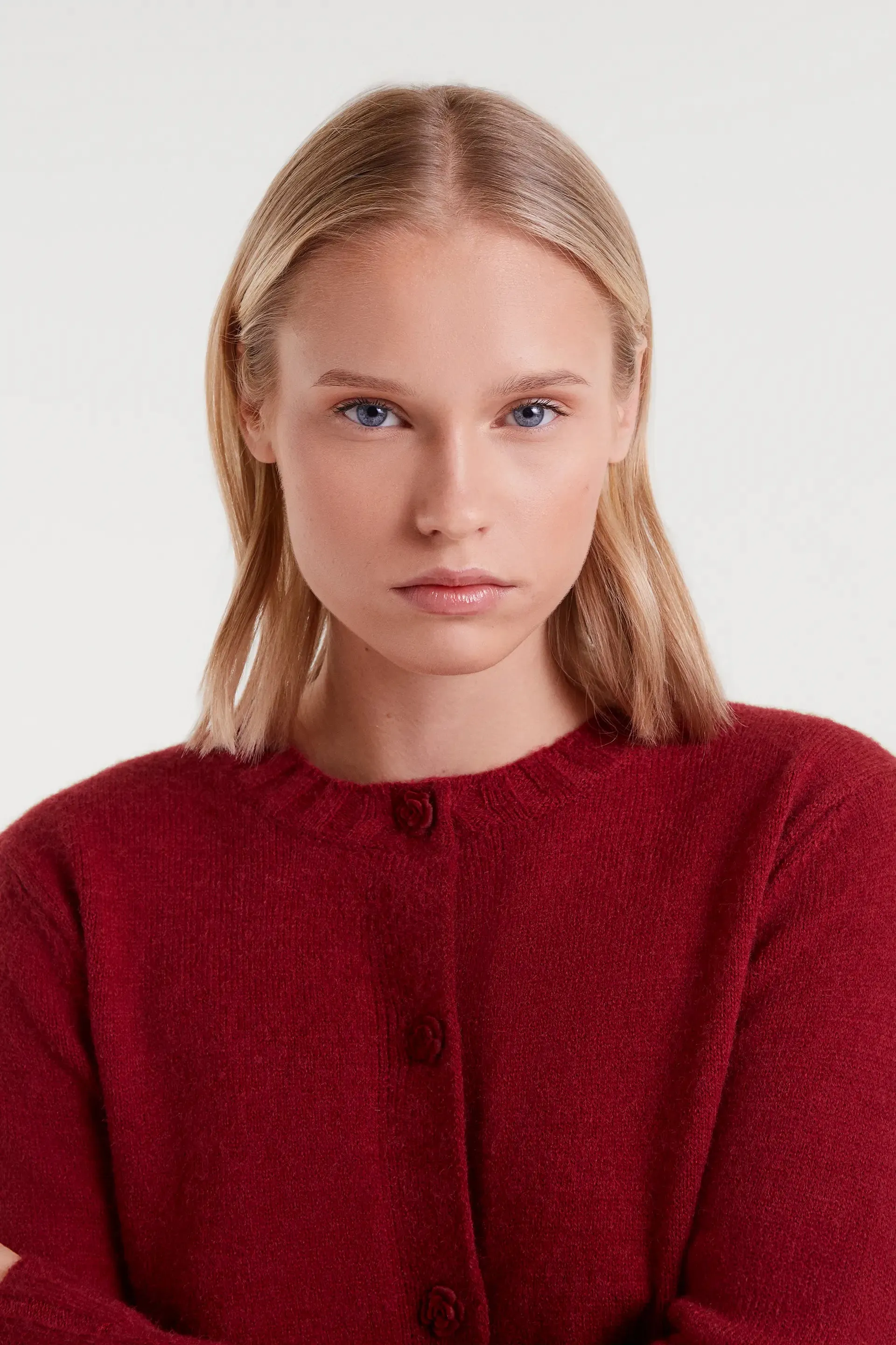 Cárdigan de punto rojo sold by Compania Fantasica product image thumbnail 4