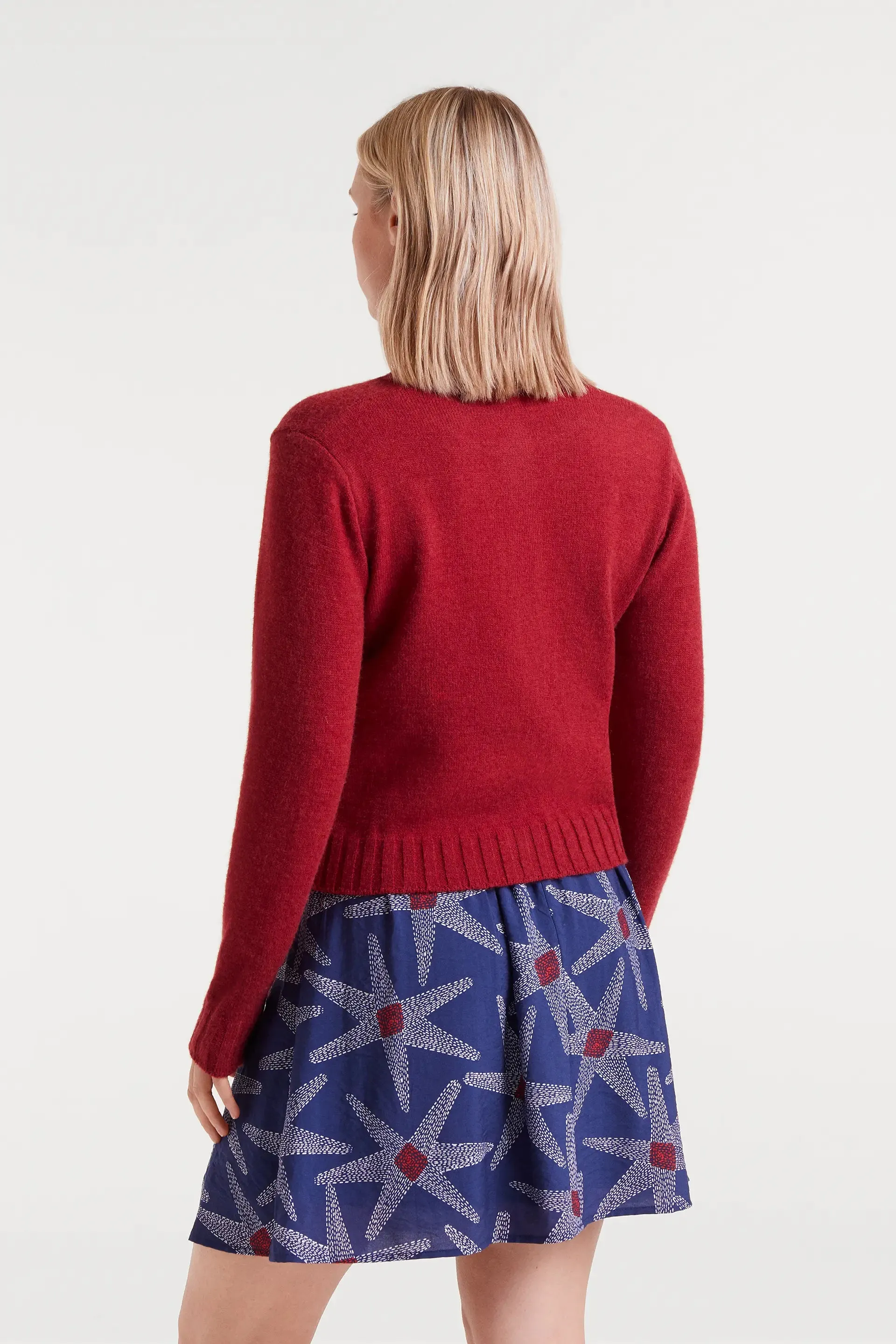 Cárdigan de punto rojo sold by Compania Fantasica product image thumbnail 3