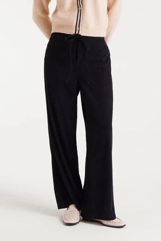 Pantalón recto de pana negro sold by Compania Fantasica