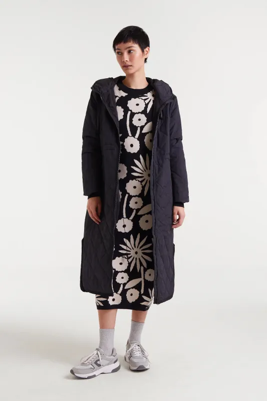 Abrigo acolchado largo con capucha negro sold by Compania Fantasica