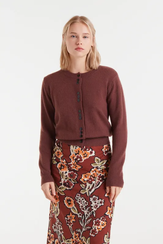 Cárdigan de punto marrón con detalles aterciopelados sold by Compania Fantasica