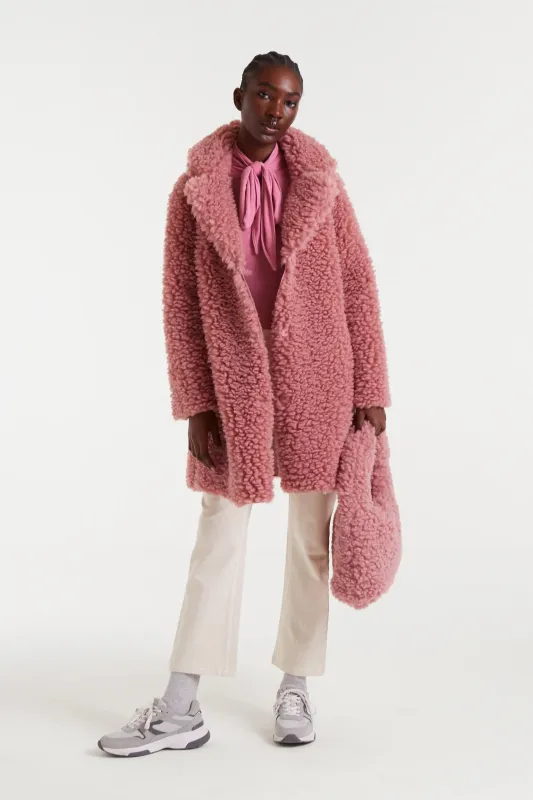 Abrigo borreguito rosado sold by Compania Fantasica